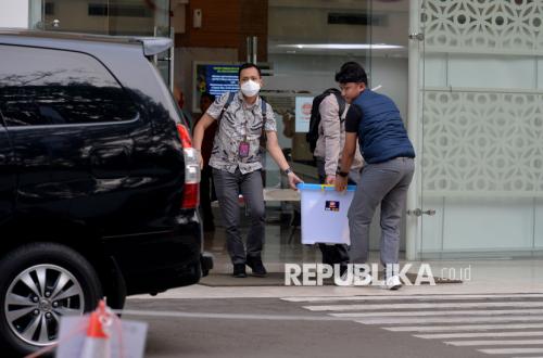 Attorney General's Office Seizes Evidence Container Following Raid on National Nutrition Agency Office