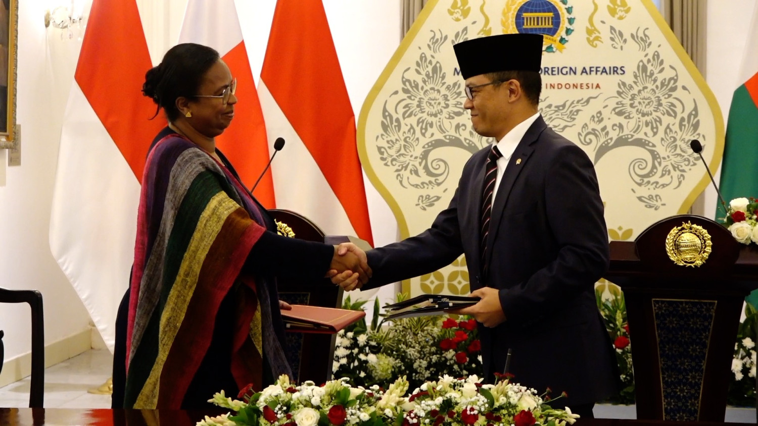 Indonesia and Madagascar Sign Two MoUs on JCBC and Visa Facilitation