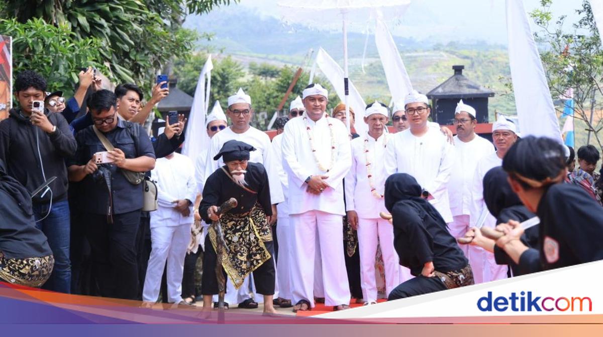 Symbol of Equitable Development: Regent Holds Bogor Anniversary Meeting in Malasari Village