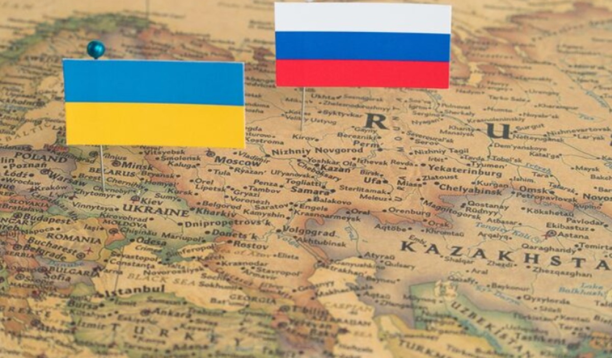 Ukrainian Drones Attack Oil Terminal as Putin's Economic Forum Opens