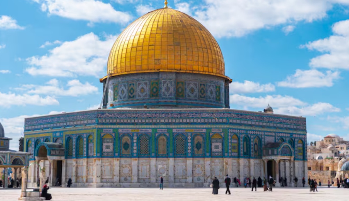 Al-Aqsa Mosque Imam Condemns Israeli Bill Restricting Adhan