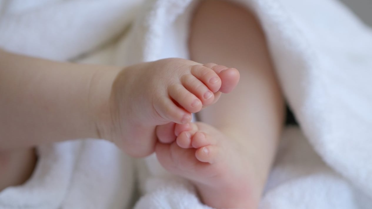 Mother in Bantul Tapes Up Her Child for a 'Relaxing' Outing, Citing Exhaustion from Solo Parenting