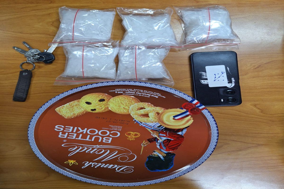 Jakarta Central Police Arrests Suspected Drug Courier in Pasar Rebo
