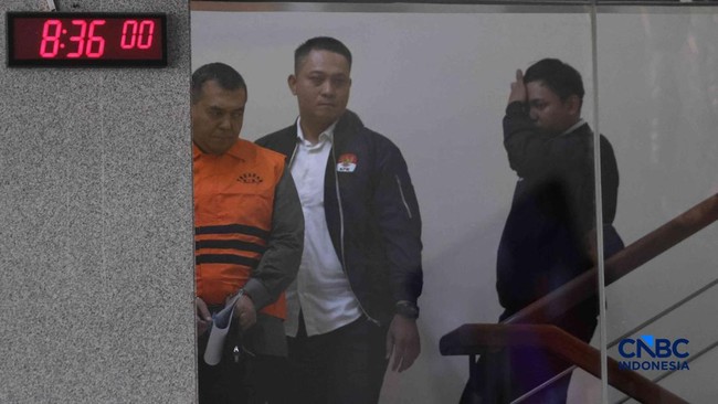 KPK: Silmy Karim Received Bribes in Connection with Processing Permits for Foreign Nationals