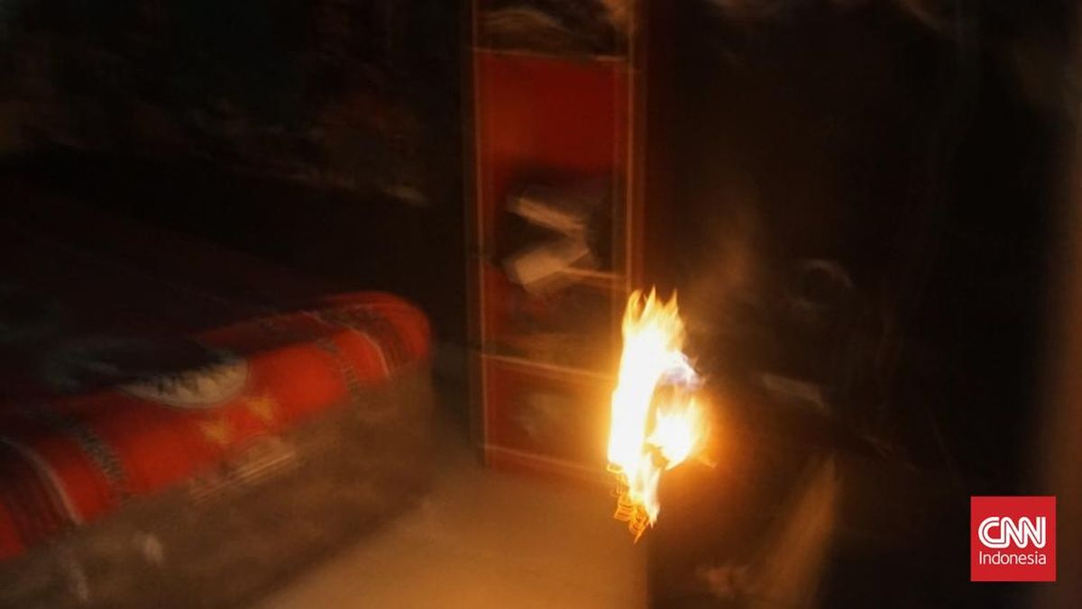 Mysterious Fires at Sleman Resident's Home Suspected to be Triggered by Chicken Slaughter Waste