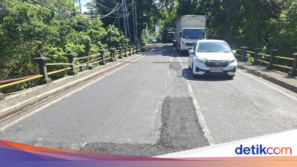 Holes in Bridges Along Denpasar-Gilimanuk Road Receive Temporary Patching