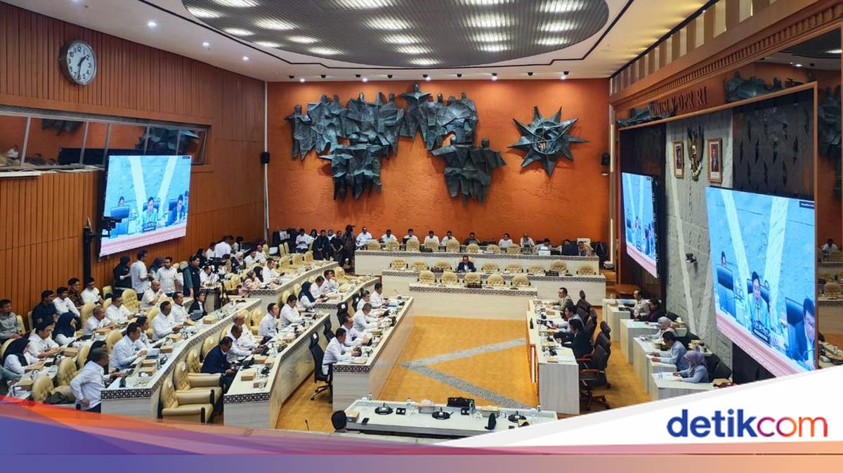 DPR Commission V Urges Transport Minister to Integrate Railway Signals Following Bekasi Train Accident