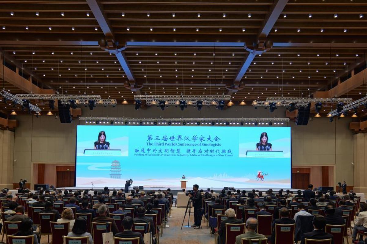 3rd World Conference of Sinologists Opens in Dunhuang, Northwest China