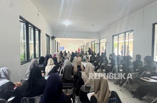 BRI Insurance Strengthens Risk Literacy and Education through CSR Programme in Depok