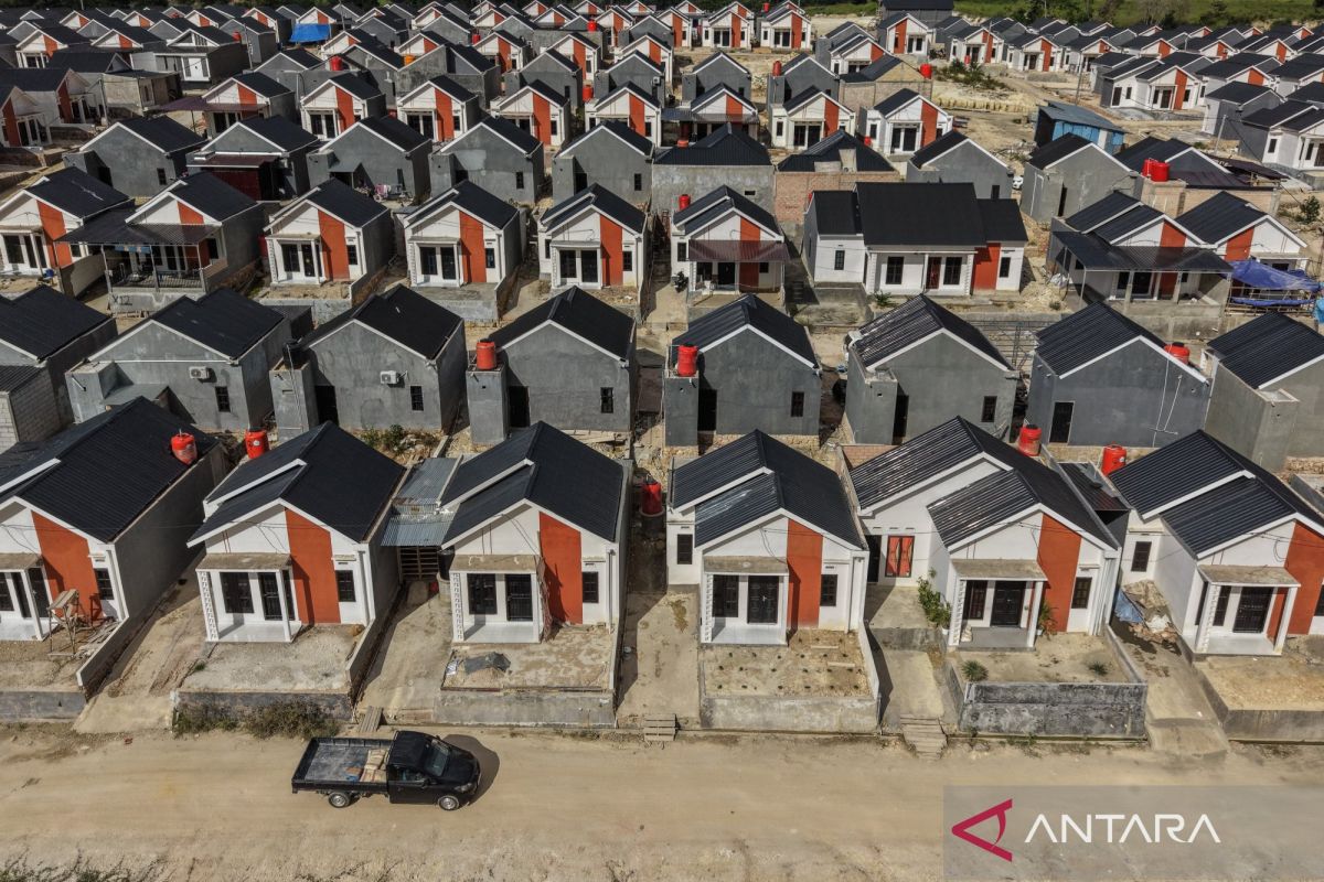 Indonesian minister stresses governance in housing programs