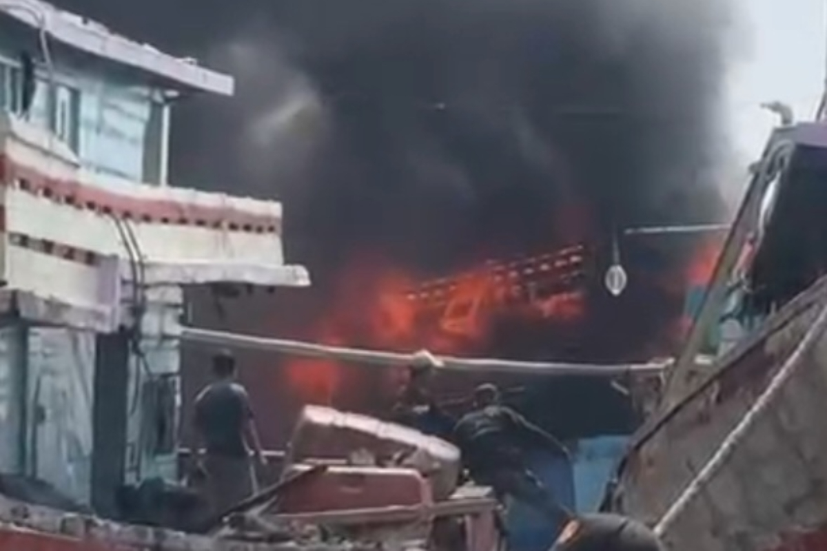 KM Usaha 3 Catches Fire at Jongor Port Tegal, Allegedly Due to Electrical Short Circuit