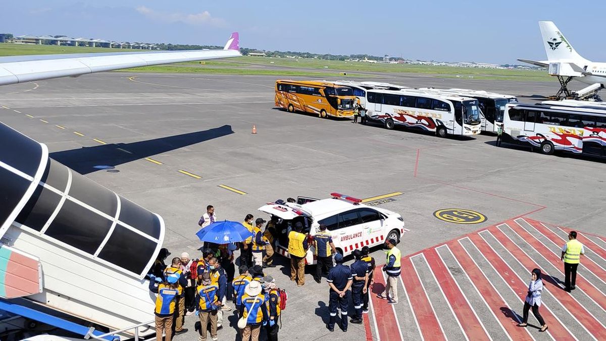 Hajj Pilgrims from East Java Pass Away on Plane and Bus During Return Journey to Indonesia