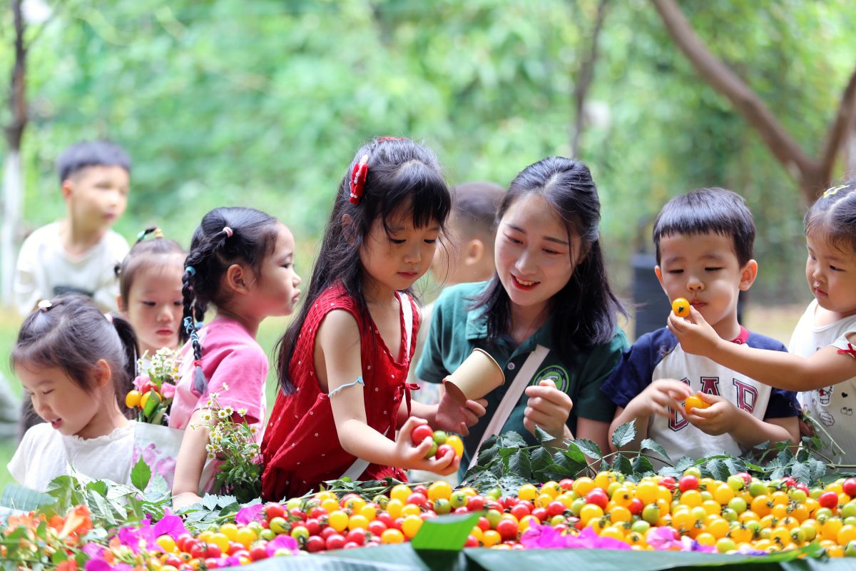 China Allocates 99.9 Billion Yuan for Childcare Subsidies in 2026