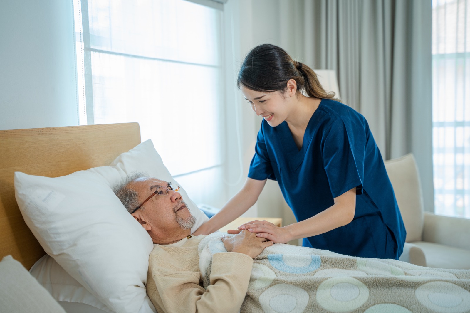 Supporting Healthy Elderly Without Decubitus: Medical Device Manufacturer and PPNI Educate One Thousand Medical Personnel via Webinar