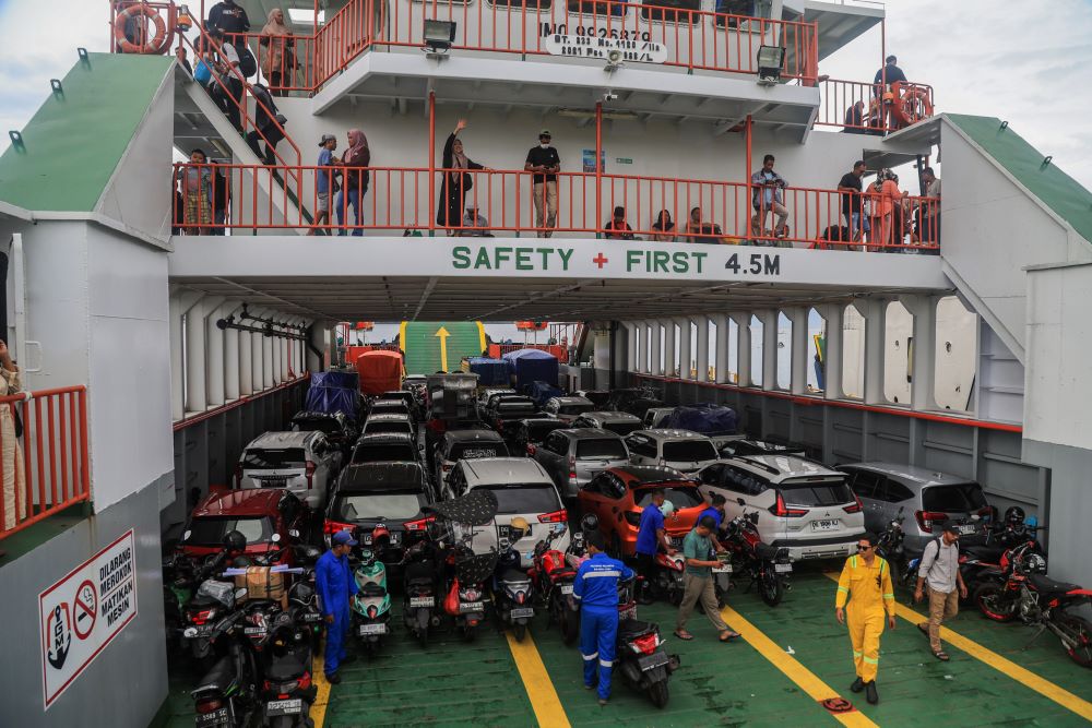 National Standards for Electric Vehicle Transport on Ferries Must Be Established