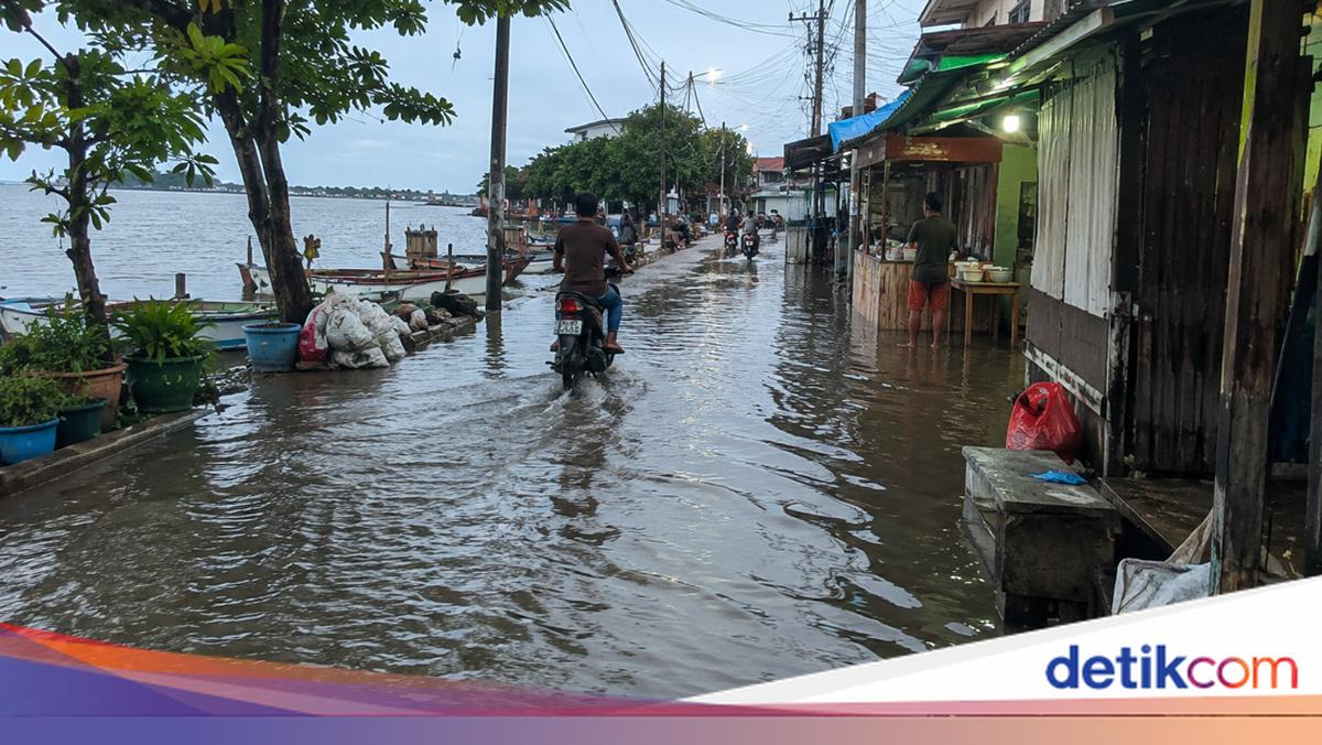 250 Households in Mataram's Kampung Bugis Affected by Tidal Flooding