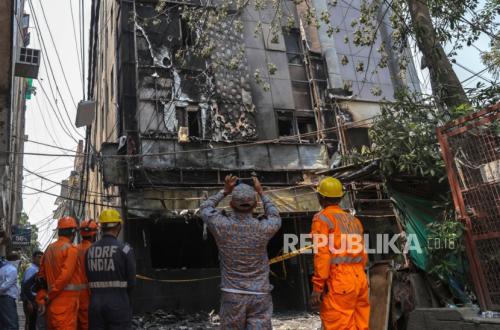 Muslims Become Heroes in Deadly Delhi Hotel Fire