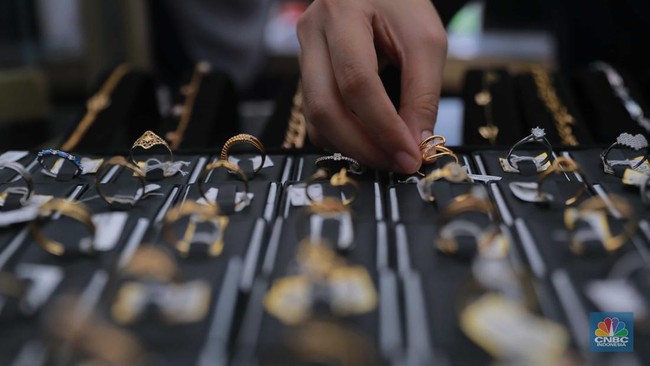 Gold Prices at Pegadaian Galeri 24: Antam and UBS Continue to Decline Today