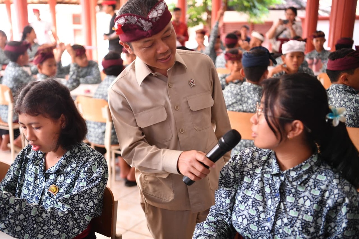 From Tabanan, Deputy Minister Fajar Asserts School Revitalisation is an Investment in the Nation's Future
