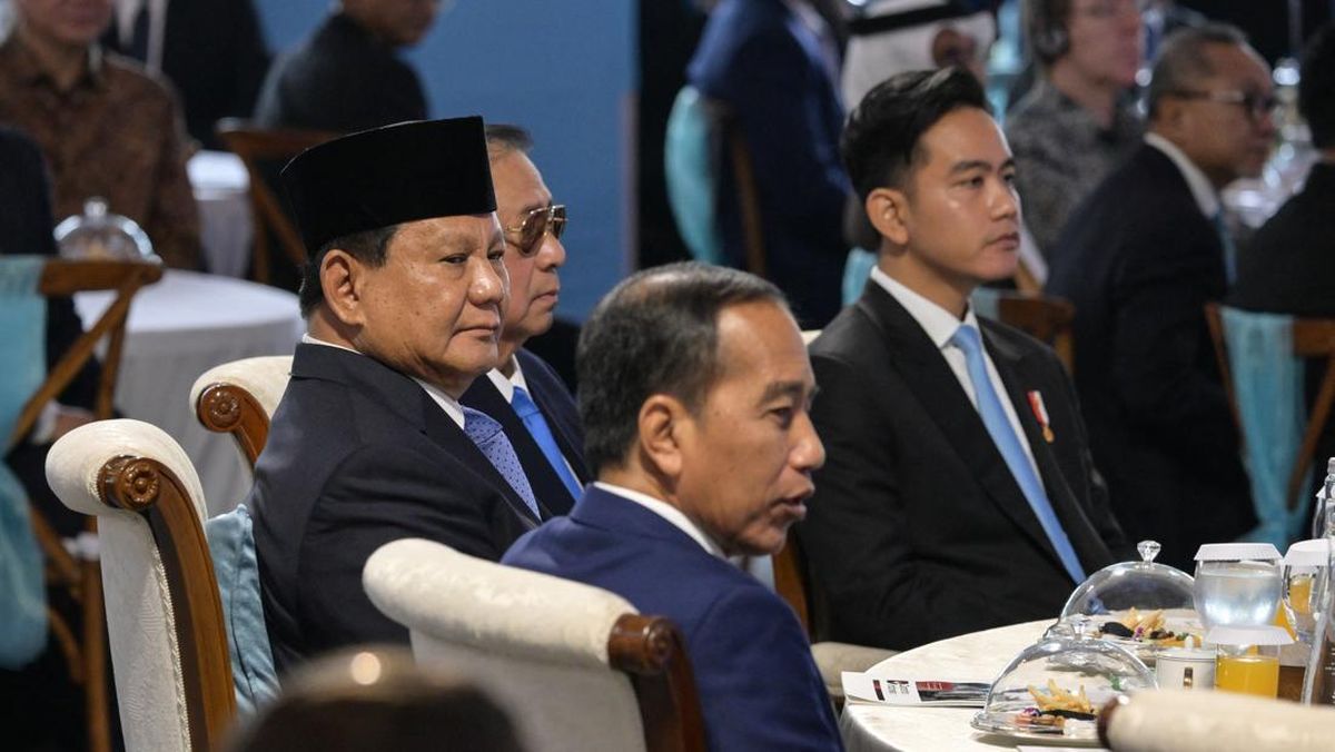 Why PDIP Calls Jokowi's Planned Visits a 'Second Sun' to Prabowo