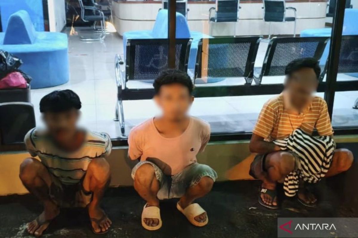 Joint Patrol Secures Three Men Suspected of Crystal Meth Use in North Jakarta