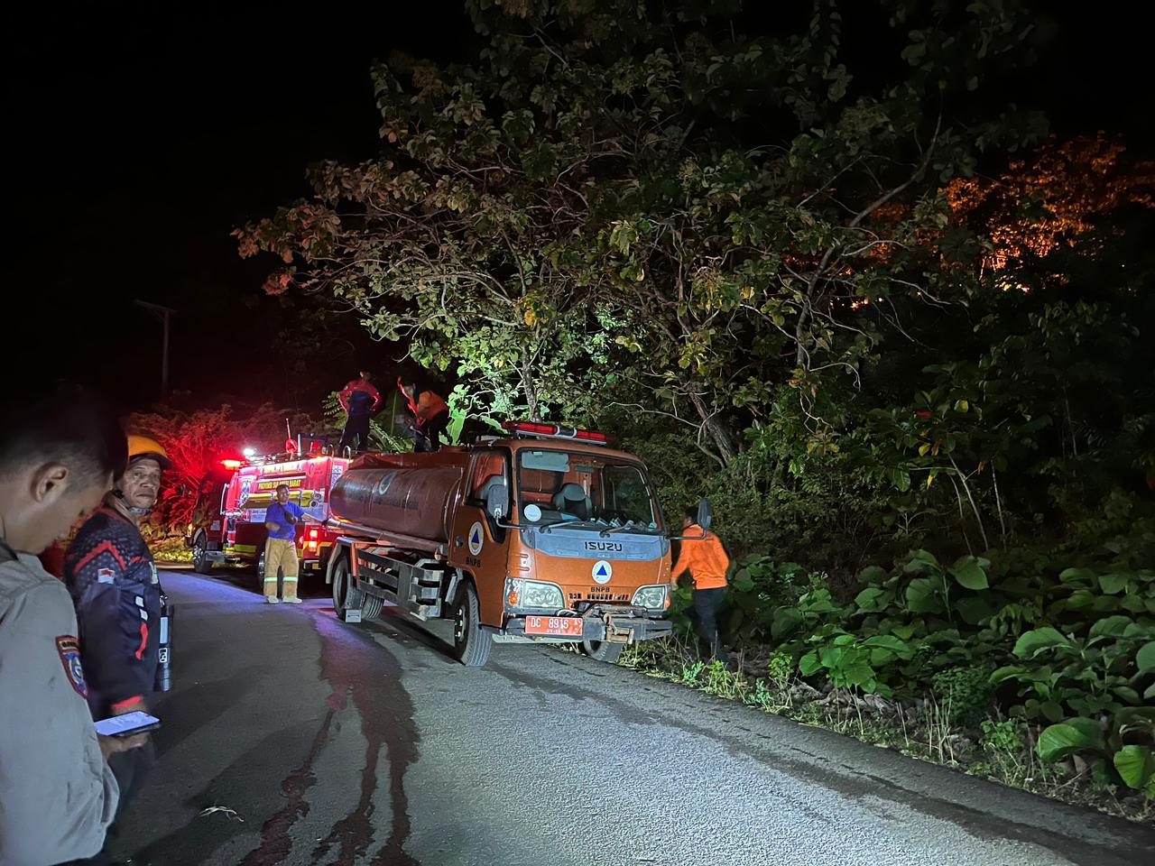 Forest Fire Continues to Spread on Remote Land, Firefighters Hindered by Access Roads