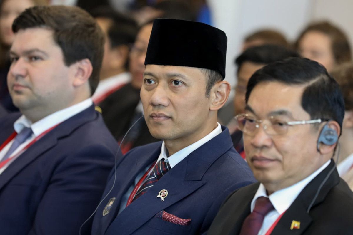 Indonesia eyes global partners for giant sea wall project