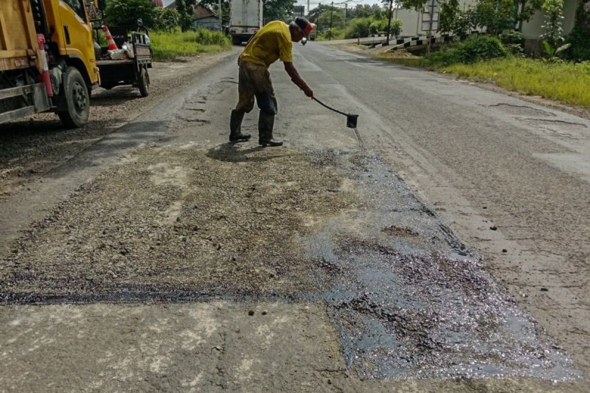 Central Java Governor: Road Repairs Must Not Be Done Carelessly