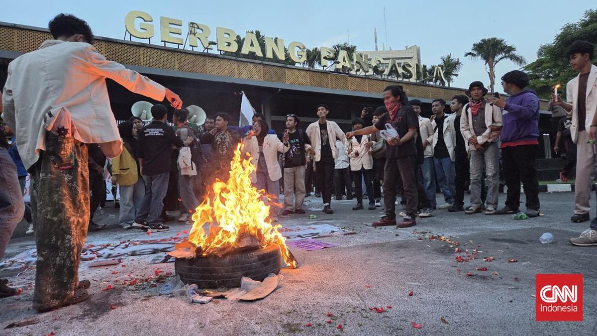 Students Protest at DPR Highlighting Environmental Exploitation in Papua