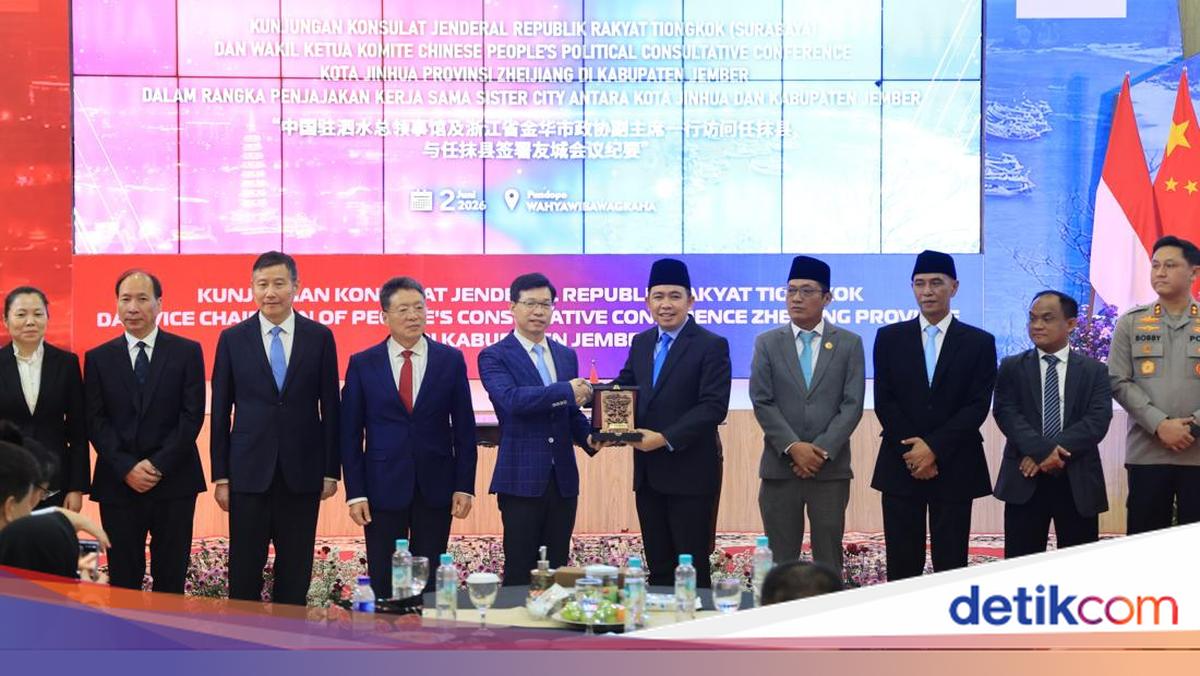 Academics Welcome Meeting Between Jember Regent and Chinese Delegation