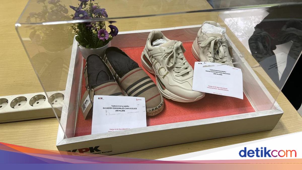 KPK Auctions Gucci Shoes and LV Belts Belonging to Former Pekanbaru Regional Secretary