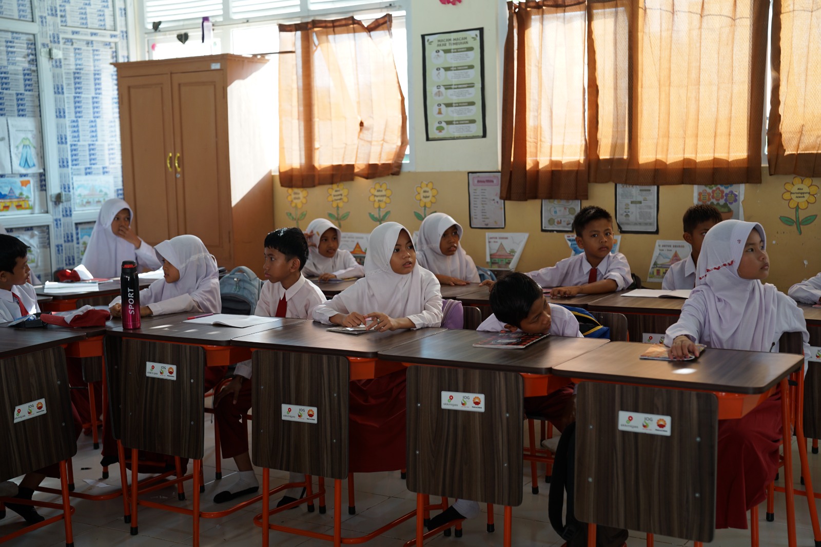 Education Development Programme Expands Scholarship Access and School Facilities in Jambi
