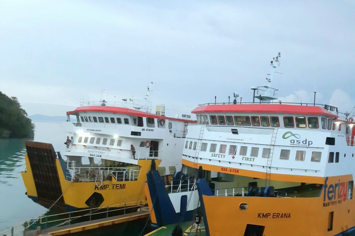 ASDP Ambon implements 24-hour ferry services every weekend