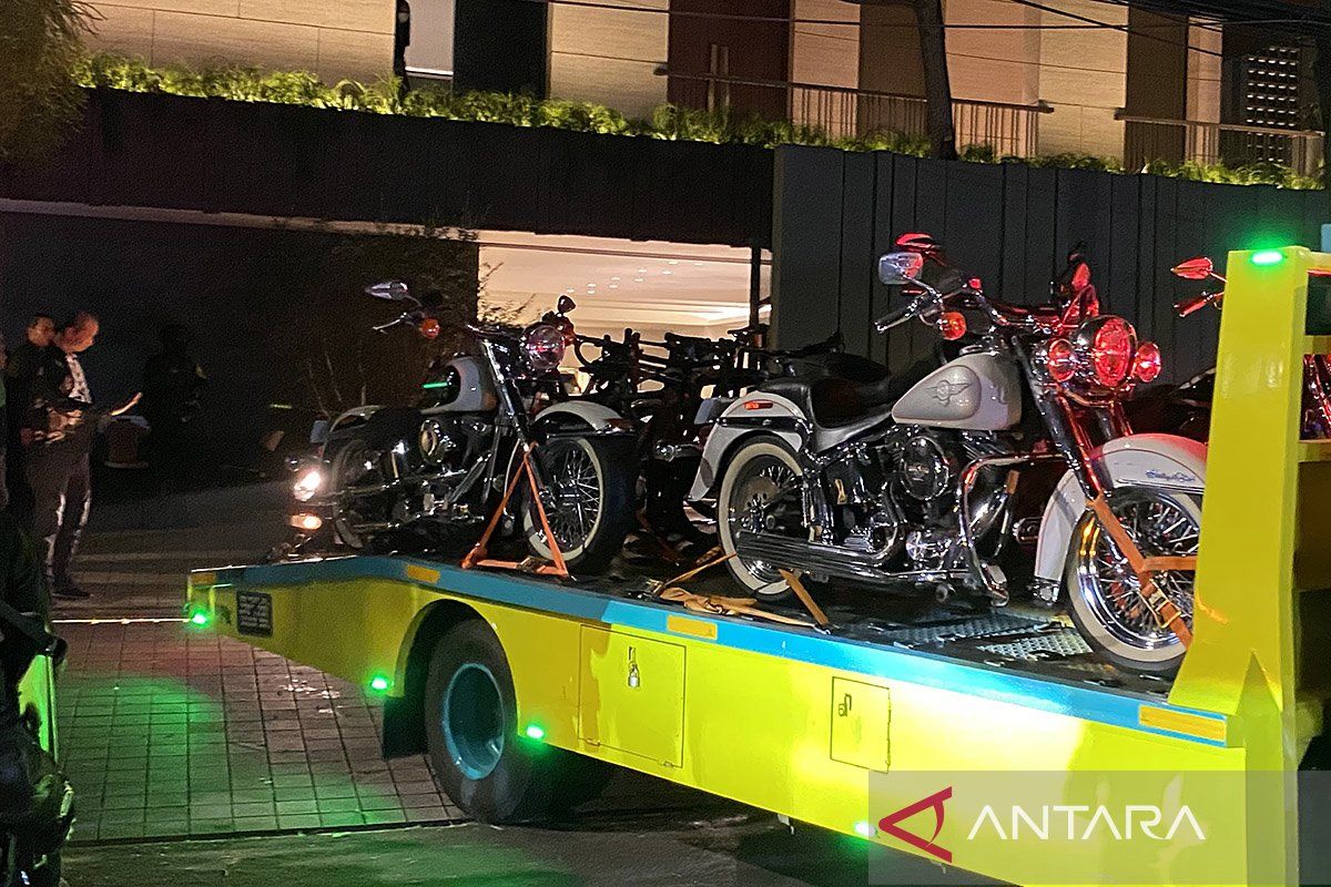 KPK Seizes Luxury Motorcycles and Cars After Searching Silmy Karim's Home