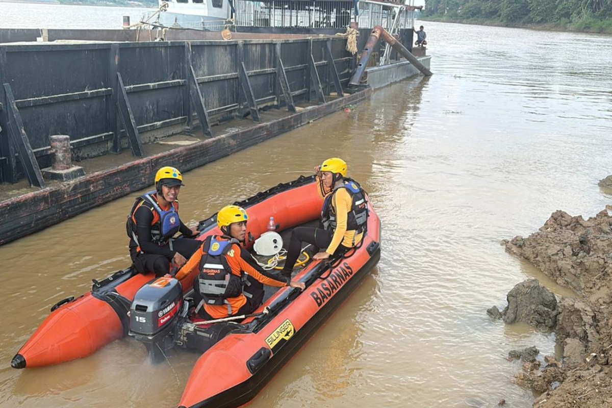 Angler Missing in Batanghari River, Joint SAR Team Conducts Search