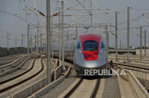 Monitor Lizards and Kites Haunt Whoosh High-Speed Train Journeys