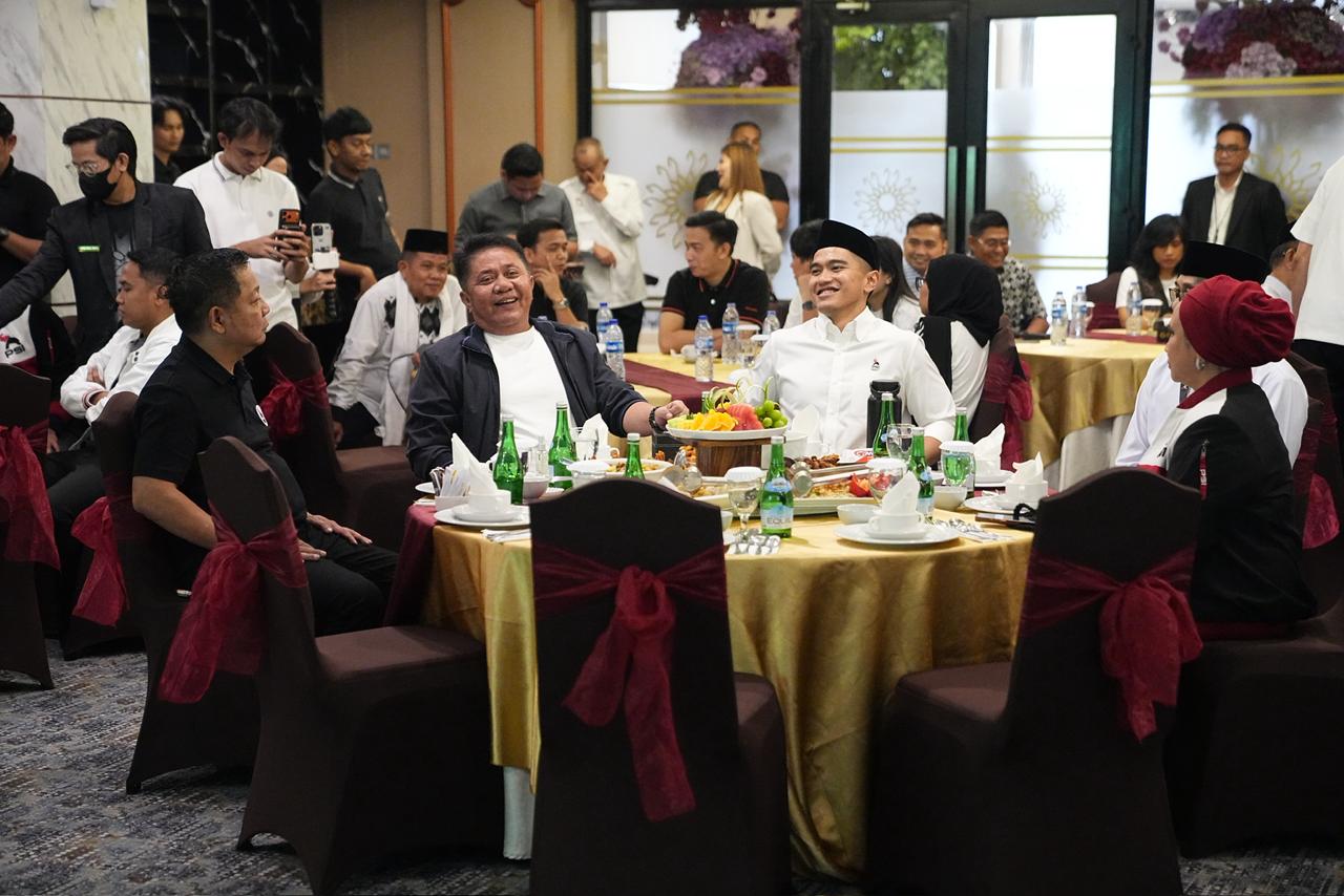 PSI Chairman Kaesang and S. Sumatra Governor Herman Deru Watch as Indonesia Thrashes Oman 3-0