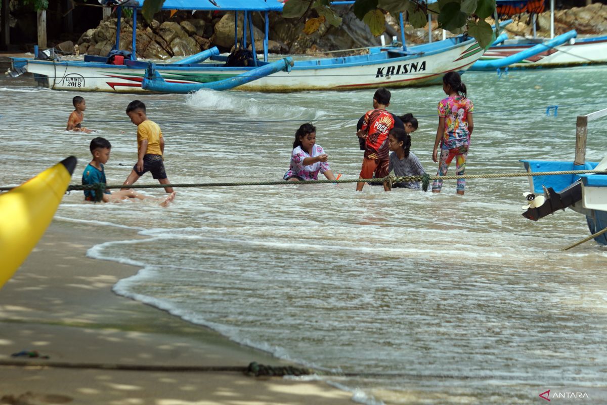 Tourism destination managers urged to prepare for school holiday surge
