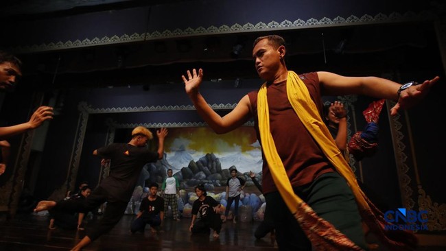 Amidst Crisis, This Indonesian Entertainment Exploded as a Stress Reliever