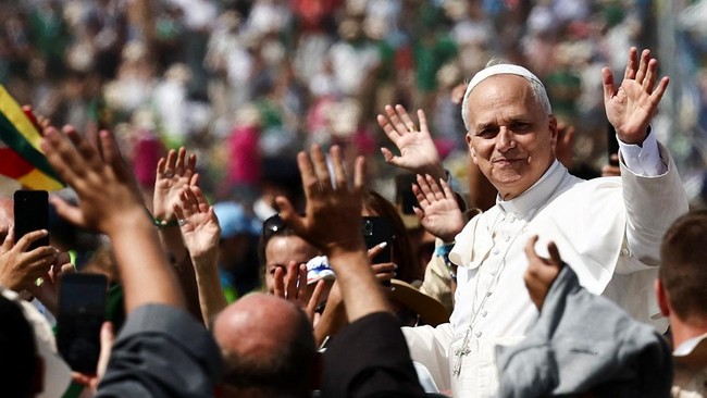 Uproar! Pope Leo XIV Visits Spain, Aiming to Counter Trump's Policies?