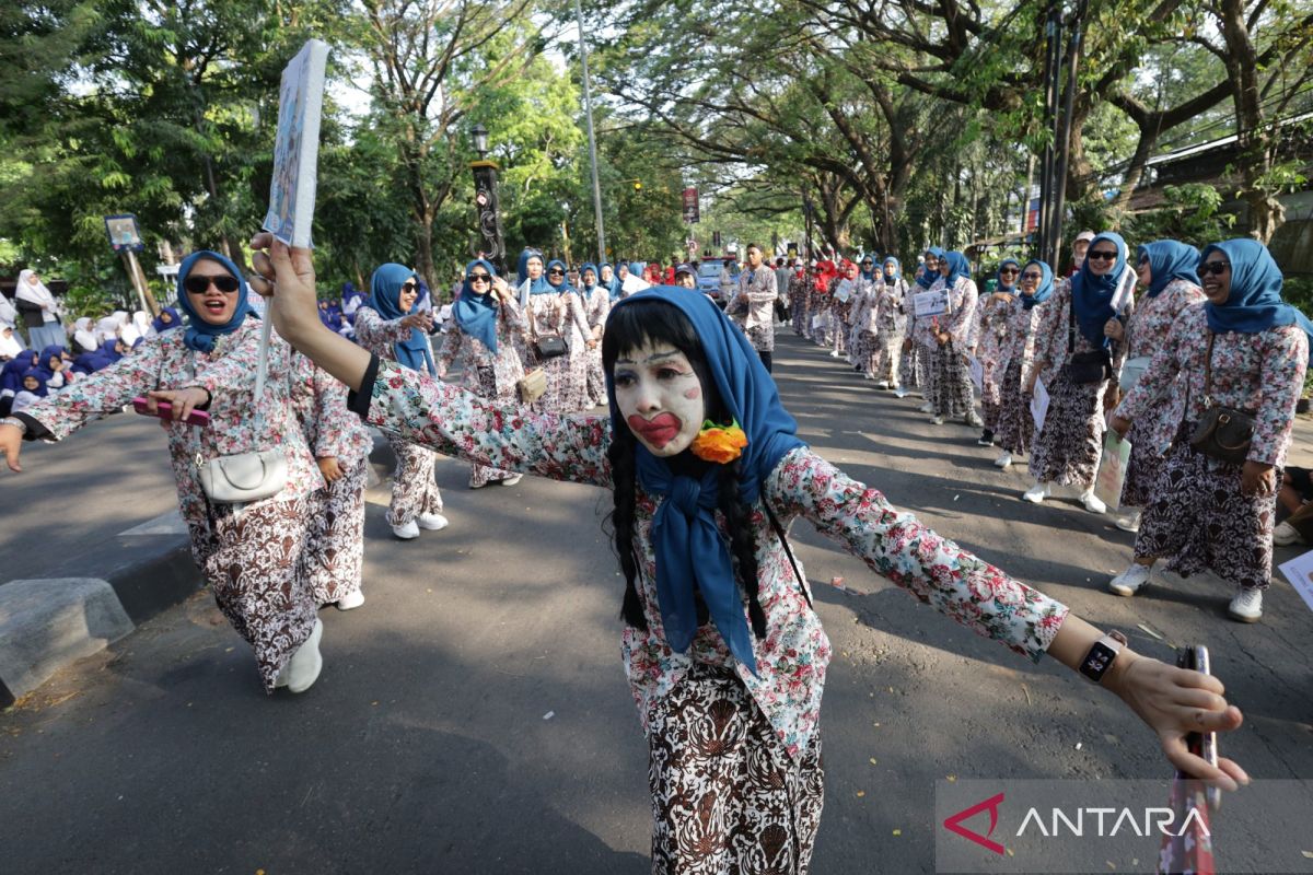 Boyong Natapraja Procession and Sedekah Bumi Held in Nganjuk