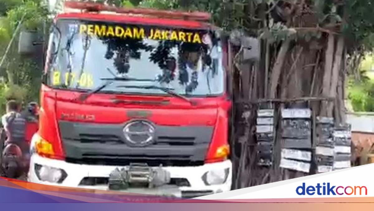 Chronology of Fire Engine Crushed by Concrete at Jakarta Environmental Agency Office