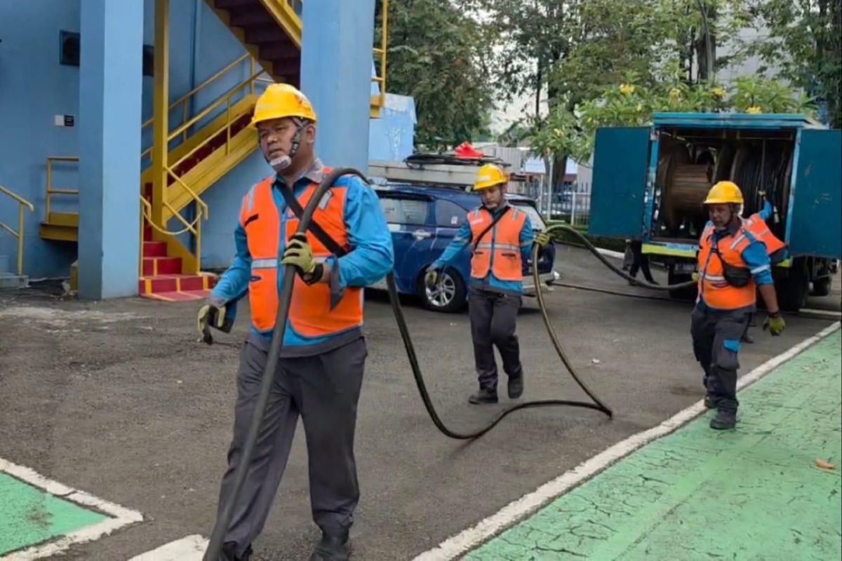 PLN ensures smooth electricity supply during PAM Jaya substation maintenance