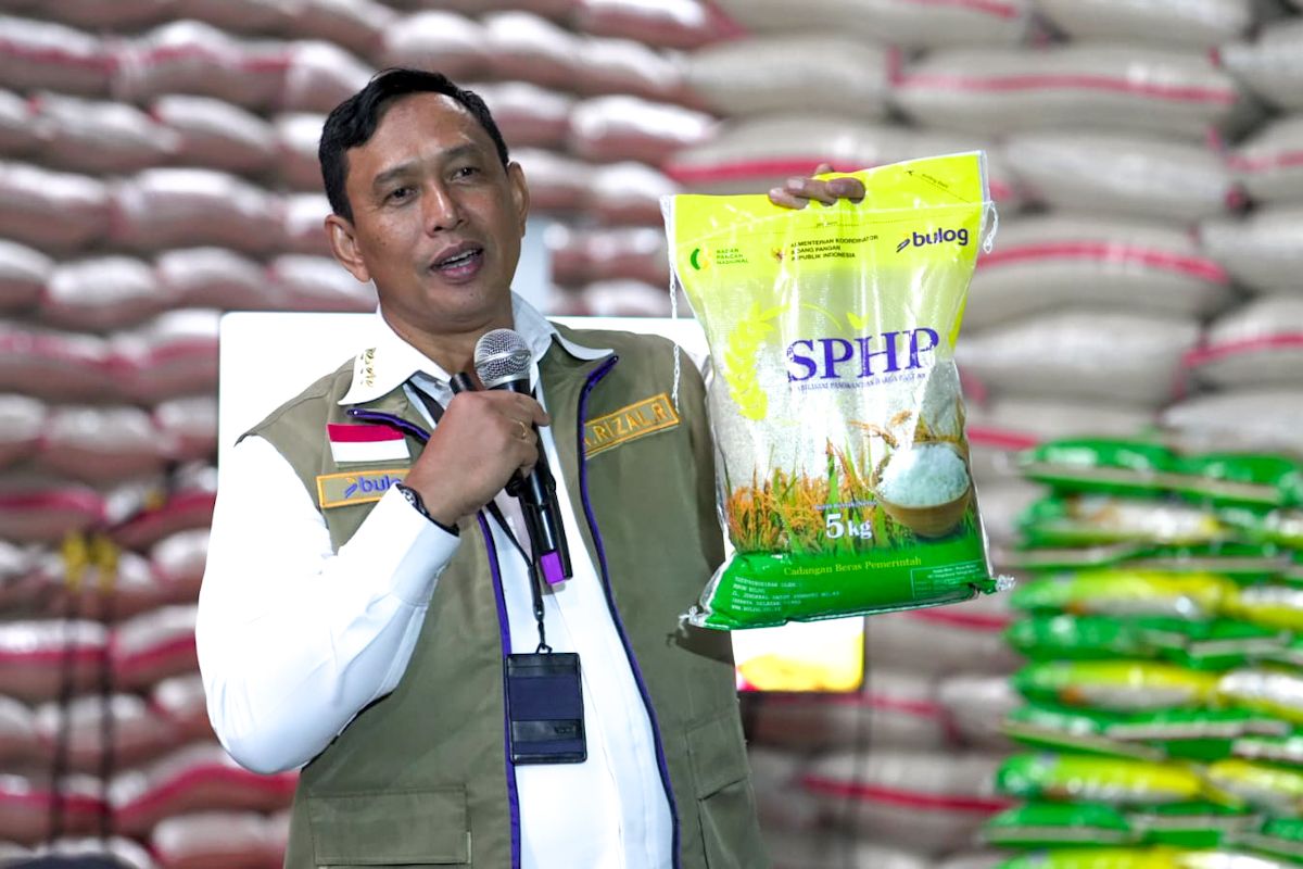 Bulog accelerates SPHP rice distribution, food aid to maintain stability