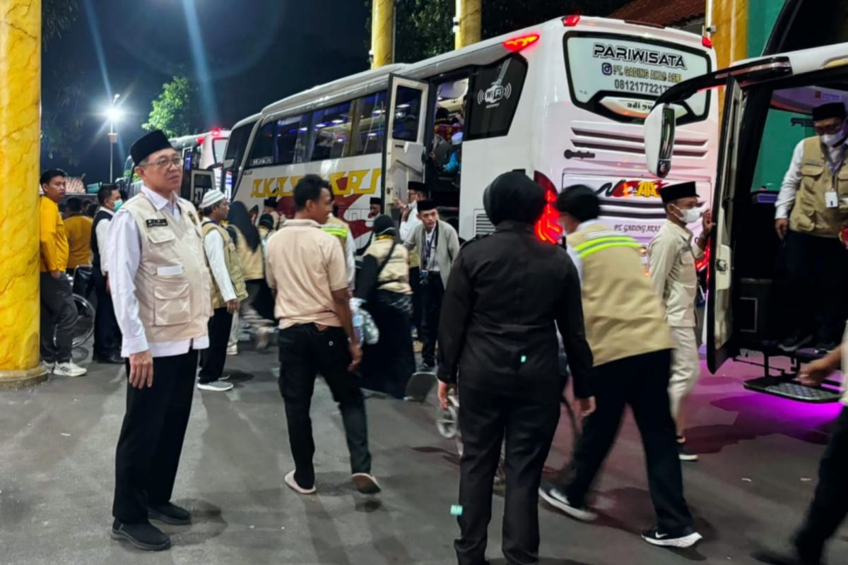 Hajj Organisers: Return of Six East Java Pilgrims Delayed Due to Illness