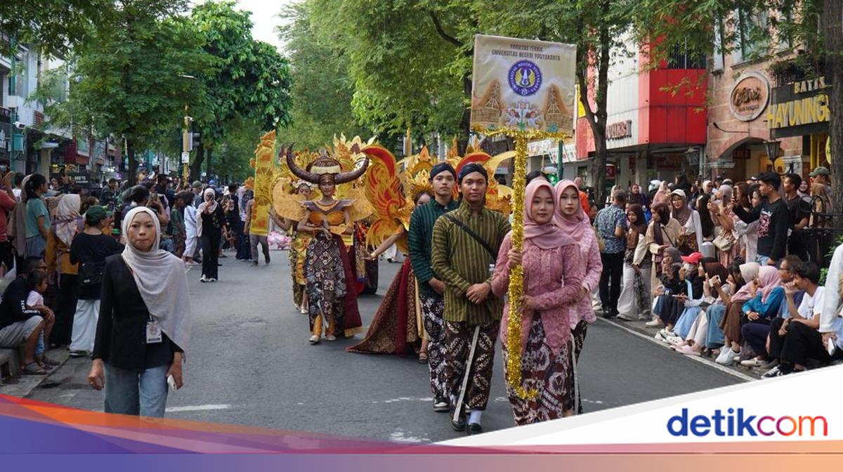 Malioboro Crowded During Tresna Pancasila Parade; Eko Suwanto to Hold Event Again Next Year