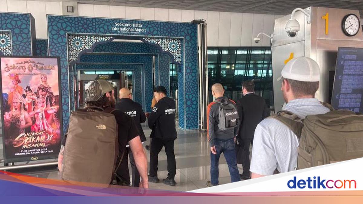 US Fugitive Arrested in Depok Bunker and Deported with US Marshals Assistance