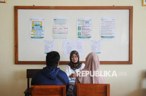 Surge in Applications for Favourite Schools in Majalengka Ahead of PCMB Closing