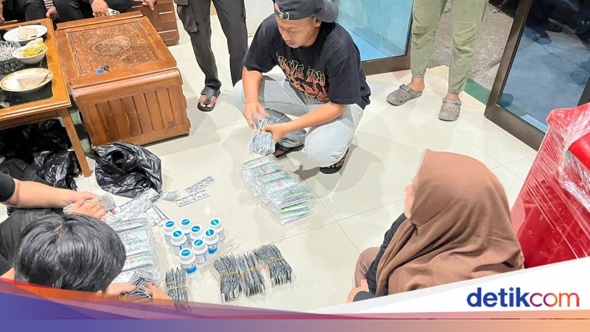 Metro Jaya Marine Police Arrest Two Illegal Drug Sellers Targeting North Jakarta Fishermen