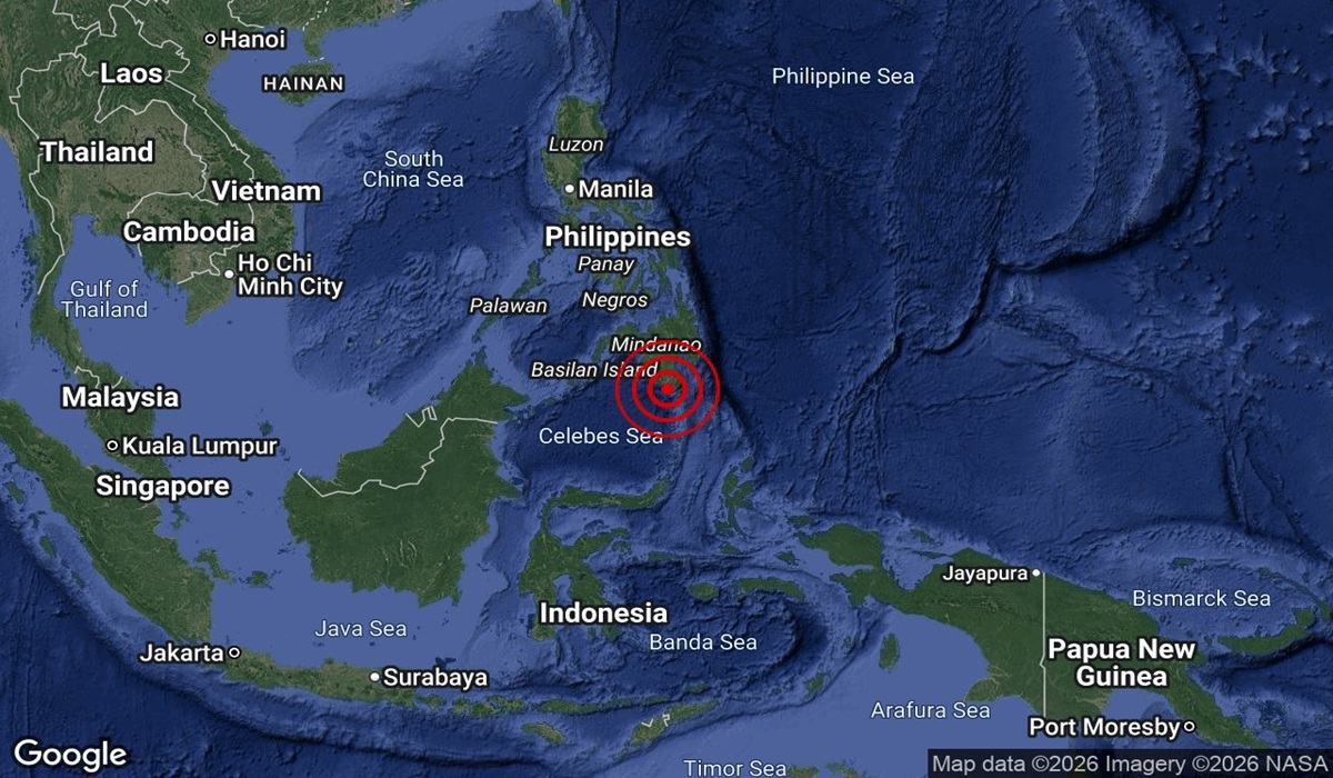Residents Urged to Avoid Beaches Following 7.7 Magnitude Earthquake; Sangihe Residents Evacuate